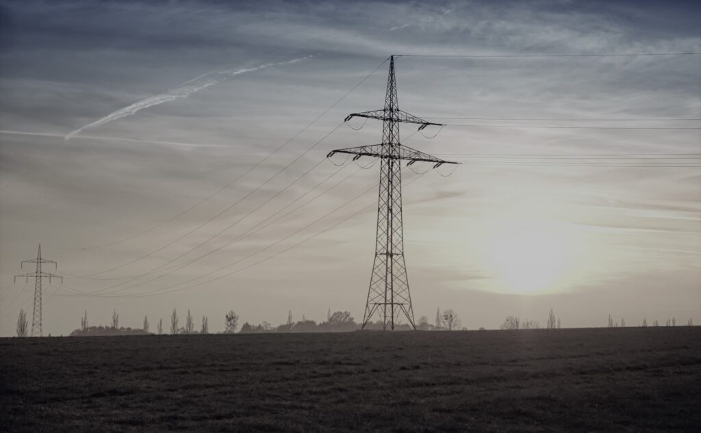Merli Mäesalu ja Triinu Järviste: Elektrihinna kriisis peaks rohkem mõtlema ettevõtjatele